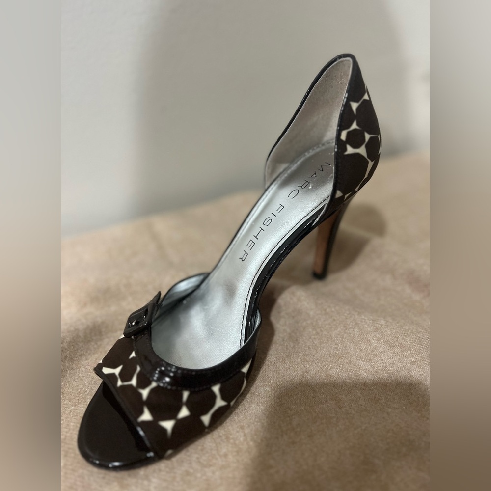 Marc Fisher Giraffe Print Peep Toe Heels- sz 6.5
